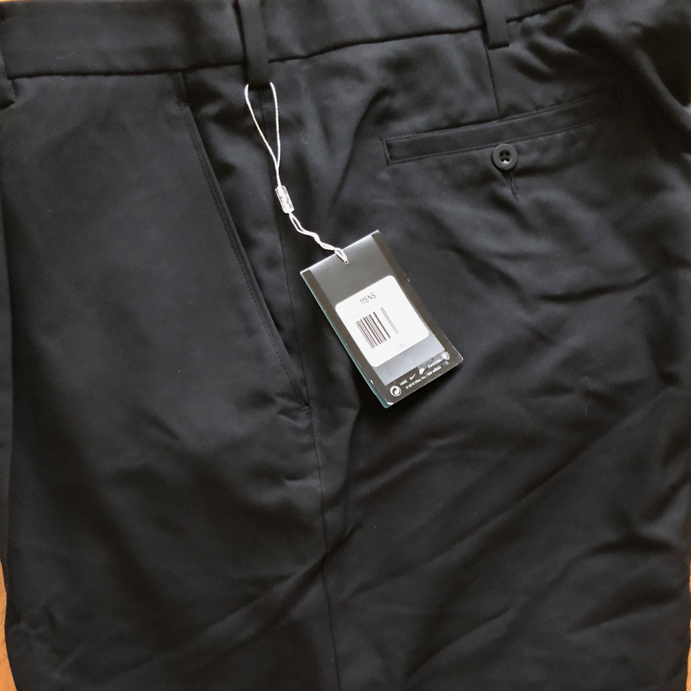 Men's Nike Golf Single Pleated Shorts Black 42 NWT